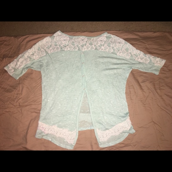 Women’s Daytrip Short Sleeve Sweater Top - Picture 2 of 3
